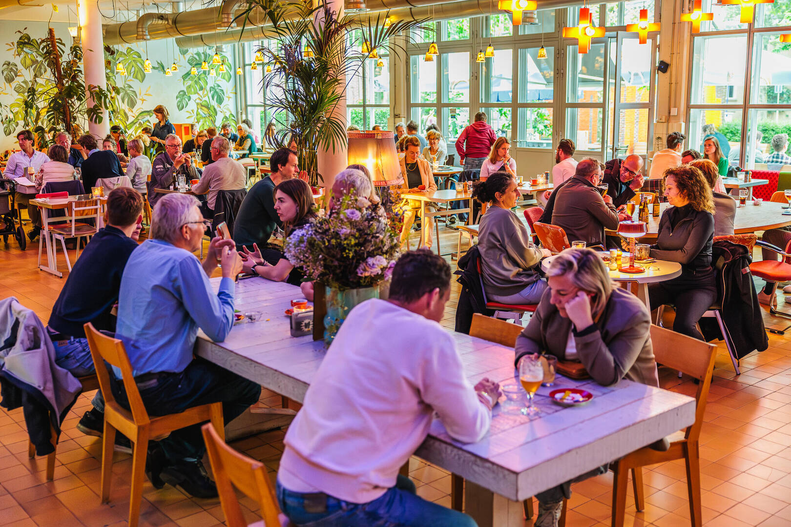 Druk restaurant van de Verkadefabriek