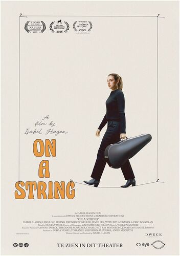 Poster van de film "On a String", met een vrouw in zwart, die met een koffertje wandelt. De film komt binnenkort uit.