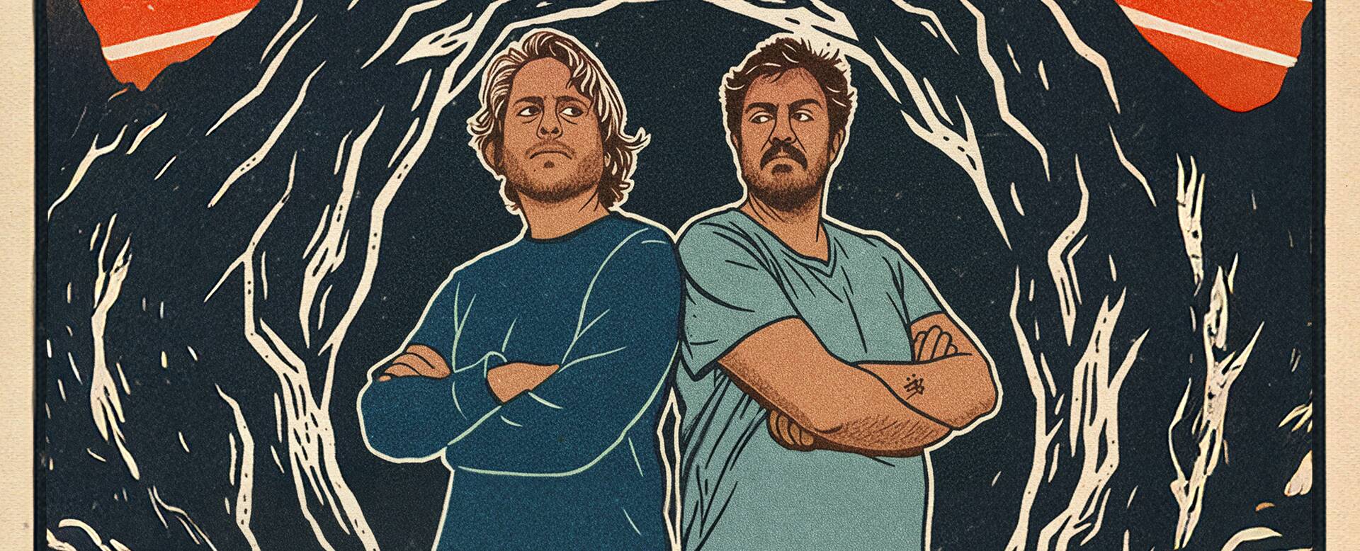Twee mannen staan met gekruiste armen tegen een donkere achtergrond, omgeven door abstracte vormen en kleuren.