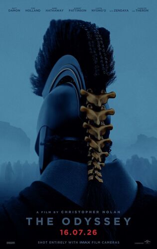 Poster voor de film "The Odyssey" met een schaduwachtige afbeelding van een krijger met een gehaakte rug en een stoere haardos.